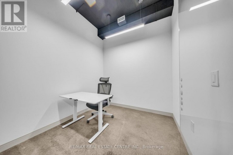 #5 - 1940 EGLINTON AVENUE E, Toronto (Wexford-Maryvale), Ontario, M1L2M2