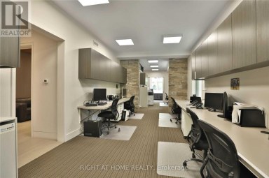 MAIN FLOOR 100 - 1440 HURONTARIO STREET Mississauga (Mineola) Ontario photo 5