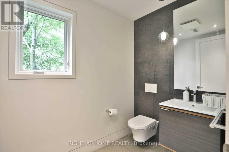 MAIN FLOOR 100 - 1440 HURONTARIO STREET, Mississauga (Mineola), Ontario, L5G3H4