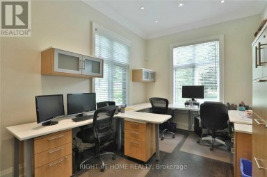 MAIN FLOOR 100 - 1440 HURONTARIO STREET Mississauga (Mineola) Ontario photo 8