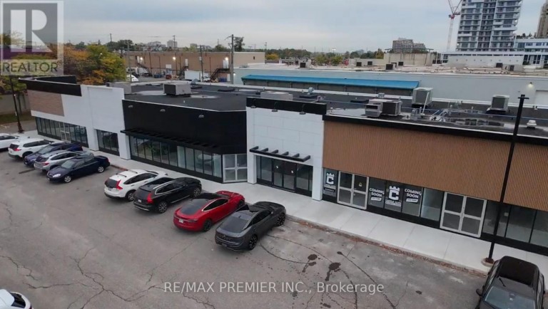 11 - 171 SPEERS ROAD, Oakville (QE Queen Elizabeth), Ontario, L6K3W8