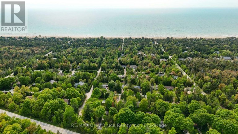 425 DUFFERIN AVENUE, South Bruce Peninsula Ontario