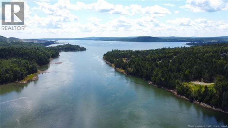 379 Hills Point Road, Oak Bay, New Brunswick, E3L4K5