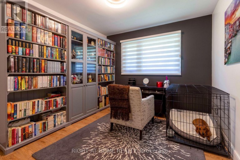 212 LOCKHART DRIVE, St. Catharines (Glendale/Glenridge), Ontario, L2T1X1