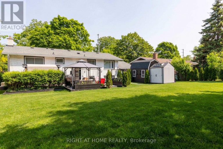 212 LOCKHART DRIVE, St. Catharines (Glendale/Glenridge), Ontario, L2T1X1