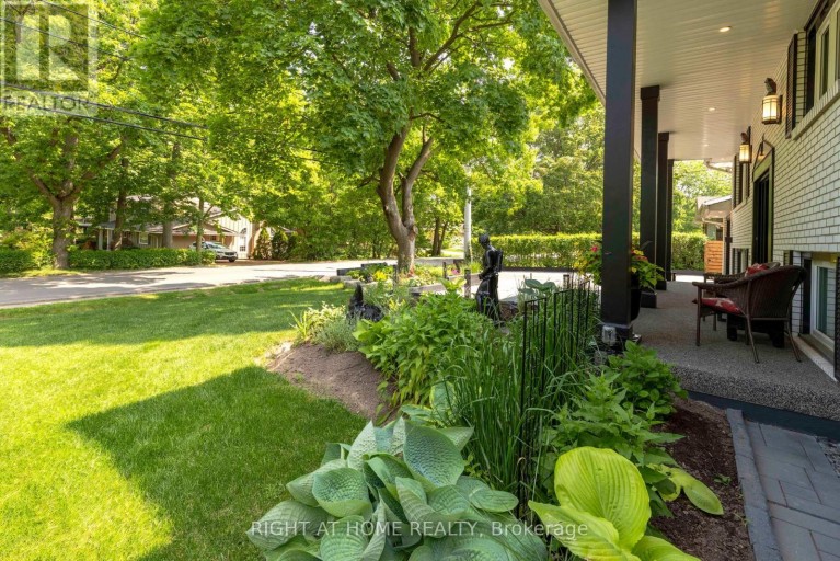 212 LOCKHART DRIVE, St. Catharines (Glendale/Glenridge), Ontario, L2T1X1