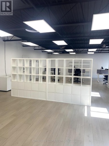 204 - 348 LAKESHORE ROAD E, Mississauga (Port Credit), Ontario, L5G1H5