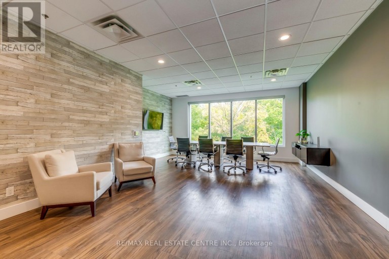 211 - 3475 REBECCA STREET, Oakville (QE Queen Elizabeth), Ontario, L6L0H3
