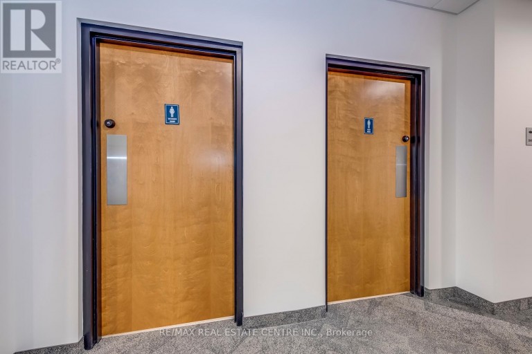 211 - 3475 REBECCA STREET, Oakville (QE Queen Elizabeth), Ontario, L6L0H3
