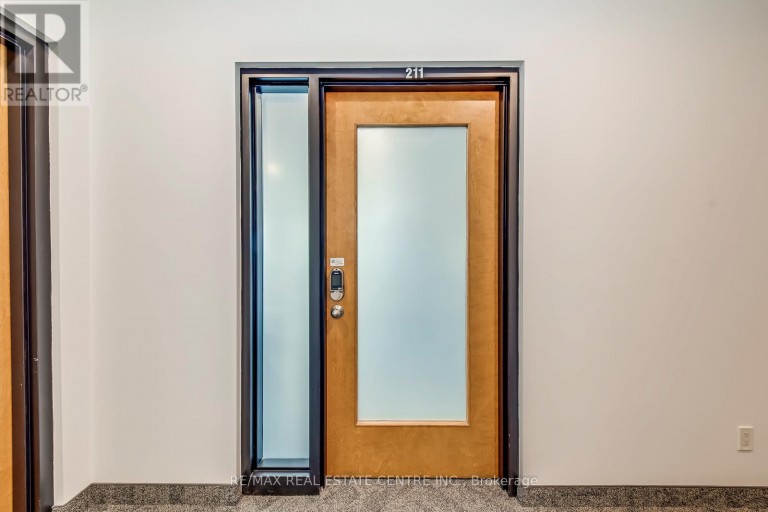 211 - 3475 REBECCA STREET, Oakville (QE Queen Elizabeth), Ontario, L6L0H3