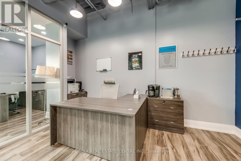 211 - 3475 REBECCA STREET, Oakville (QE Queen Elizabeth), Ontario, L6L0H3