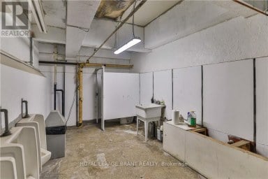 A - 148 MOHAWK STREET Brantford Ontario photo 26