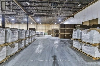 A - 148 MOHAWK STREET Brantford Ontario photo 34