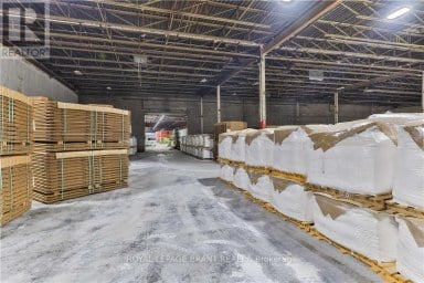 A - 148 MOHAWK STREET Brantford Ontario photo 37