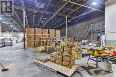 A - 148 MOHAWK STREET Brantford Ontario photo 7