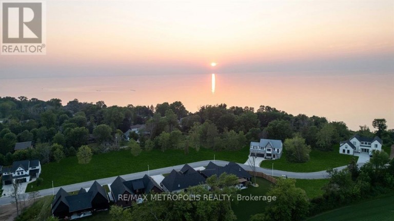 7011 BLUE COAST HEIGHTS, Plympton-Wyoming (Plympton Wyoming), Ontario, N0N1E0