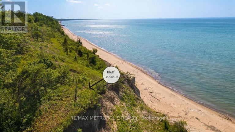 7011 BLUE COAST HEIGHTS, Plympton-Wyoming (Plympton Wyoming), Ontario, N0N1E0