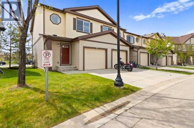 81 Copperpond Landing SE Calgary Alberta photo 1