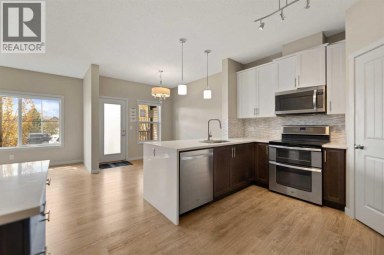 81 Copperpond Landing SE Calgary Alberta photo 13