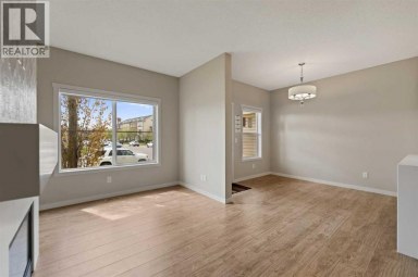81 Copperpond Landing SE Calgary Alberta photo 16