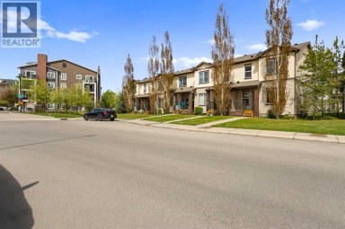 81 Copperpond Landing SE Calgary Alberta photo 7