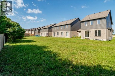 143 STONEBROOK Way Markdale Ontario photo 45