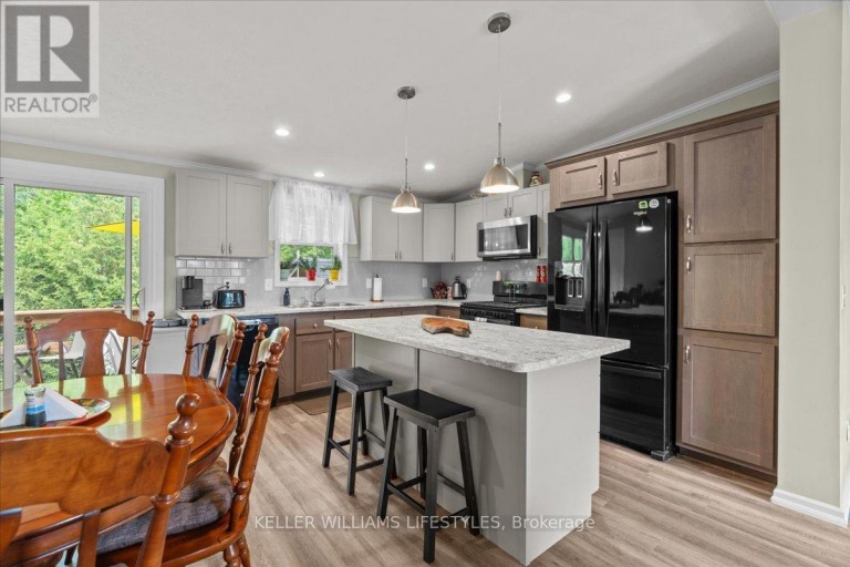 13 KELLESTINE DRIVE, Strathroy-Caradoc (SE), Ontario, N7G0C5