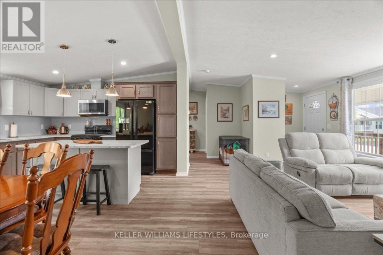 13 KELLESTINE DRIVE, Strathroy-Caradoc (SE), Ontario, N7G0C5