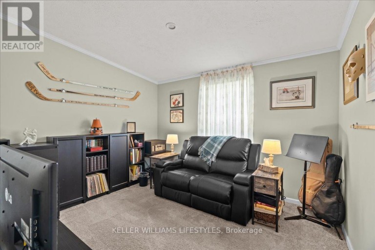 13 KELLESTINE DRIVE, Strathroy-Caradoc (SE), Ontario, N7G0C5