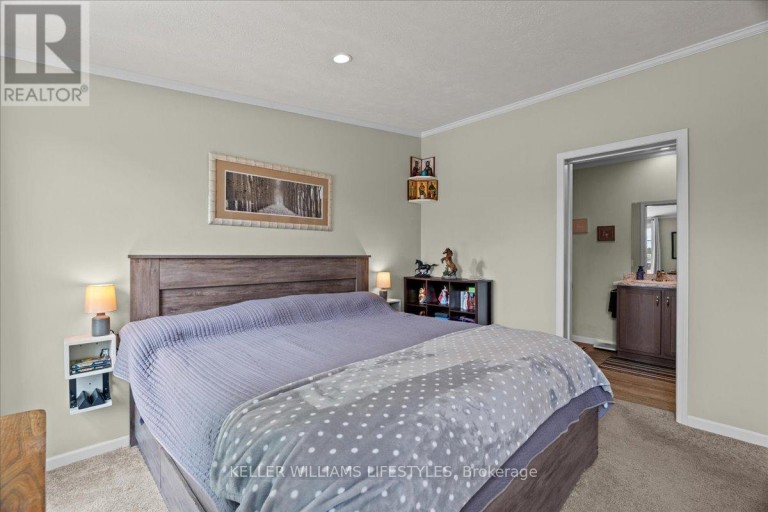 13 KELLESTINE DRIVE, Strathroy-Caradoc (SE), Ontario, N7G0C5