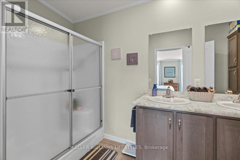 13 KELLESTINE DRIVE, Strathroy-Caradoc (SE), Ontario, N7G0C5