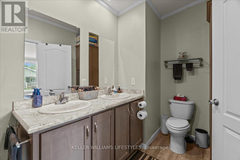 13 KELLESTINE DRIVE, Strathroy-Caradoc (SE), Ontario, N7G0C5