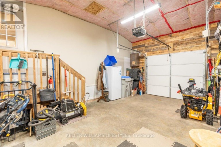 13 KELLESTINE DRIVE, Strathroy-Caradoc (SE), Ontario, N7G0C5