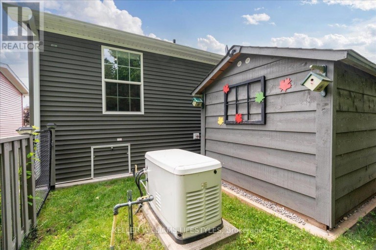 13 KELLESTINE DRIVE, Strathroy-Caradoc (SE), Ontario, N7G0C5