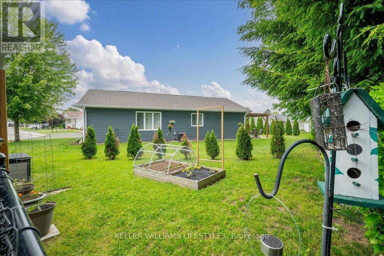 13 KELLESTINE DRIVE, Strathroy-Caradoc (SE), Ontario, N7G0C5