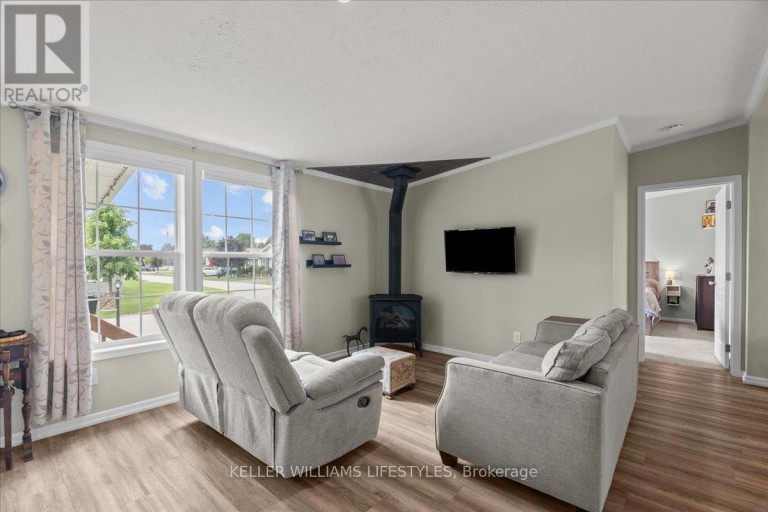 13 KELLESTINE DRIVE, Strathroy-Caradoc (SE), Ontario, N7G0C5