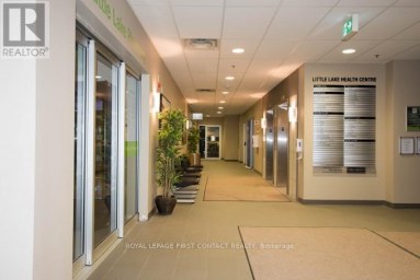 401A - 11 LAKESIDE TERRACE Barrie (Little Lake) Ontario photo 3