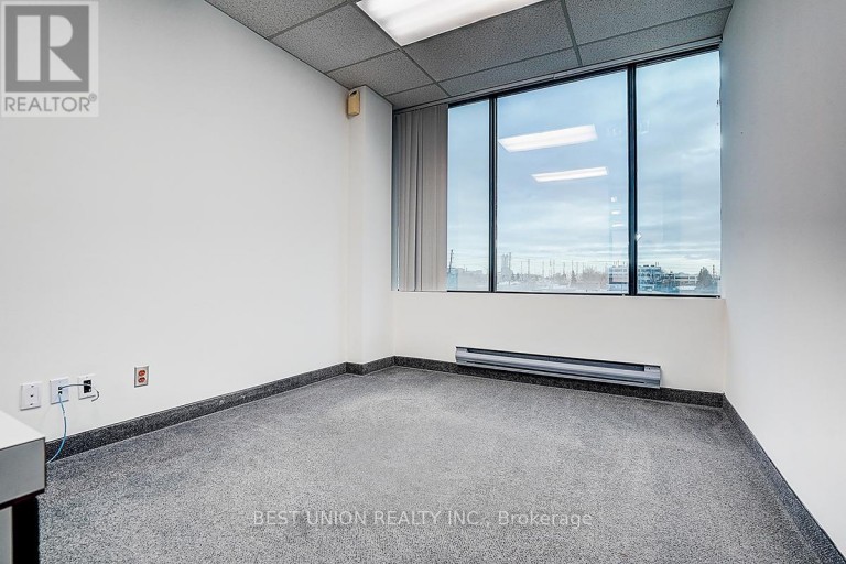312 - 7800 WOODBINE AVENUE, Markham (Milliken Mills West), Ontario, L3R2N7