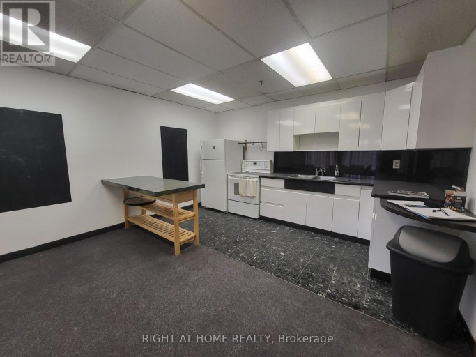 A - 110 CIDERMILL AVENUE, Vaughan (Concord), Ontario, L4K4L9