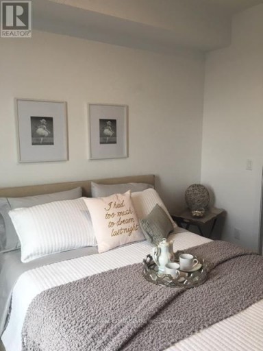 402 - 2490 OLD BRONTE ROAD, Oakville (WM Westmount), Ontario, L6M0Y5