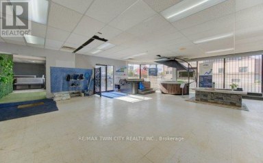 40 LANCASTER STREET W Kitchener Ontario photo 2