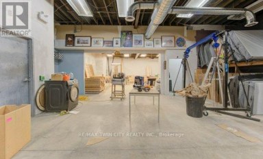 40 LANCASTER STREET W Kitchener Ontario photo 9
