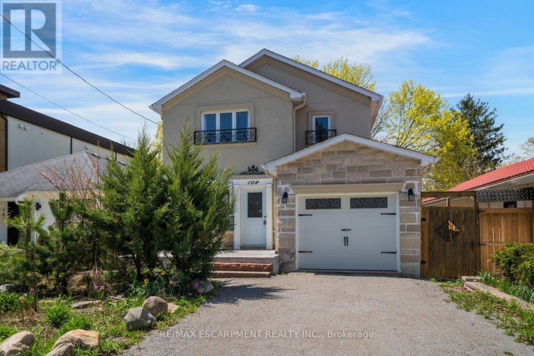 108 OLDE BAYVIEW AVENUE, Richmond Hill (Oak Ridges Lake Wilcox), Ontario, L4E3C7