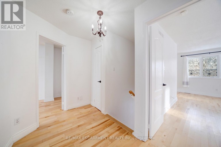 108 OLDE BAYVIEW AVENUE, Richmond Hill (Oak Ridges Lake Wilcox), Ontario, L4E3C7