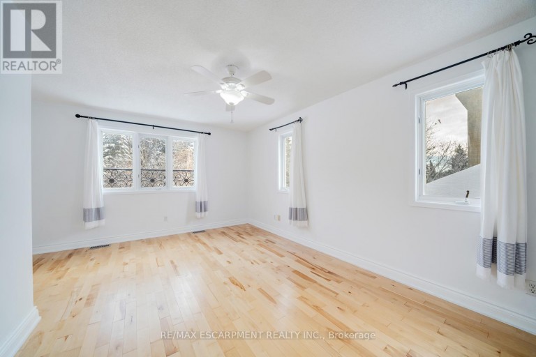 108 OLDE BAYVIEW AVENUE, Richmond Hill (Oak Ridges Lake Wilcox), Ontario, L4E3C7