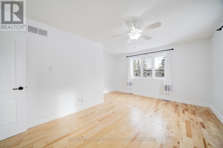 108 OLDE BAYVIEW AVENUE, Richmond Hill (Oak Ridges Lake Wilcox), Ontario, L4E3C7