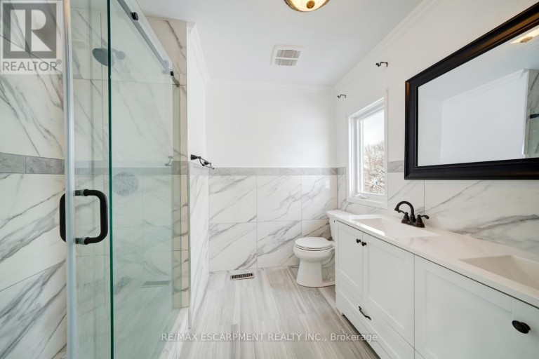 108 OLDE BAYVIEW AVENUE, Richmond Hill (Oak Ridges Lake Wilcox), Ontario, L4E3C7