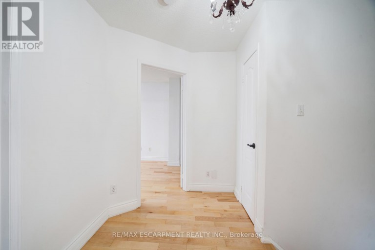 108 OLDE BAYVIEW AVENUE, Richmond Hill (Oak Ridges Lake Wilcox), Ontario, L4E3C7