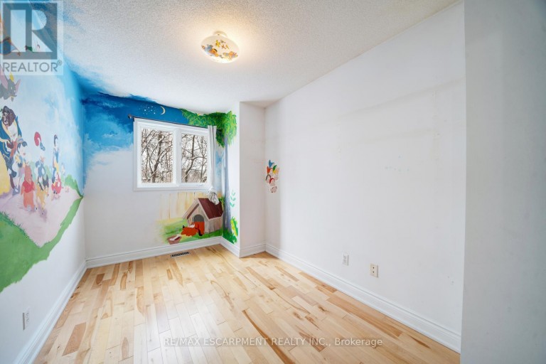108 OLDE BAYVIEW AVENUE, Richmond Hill (Oak Ridges Lake Wilcox), Ontario, L4E3C7