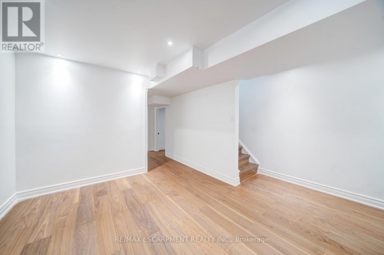 108 OLDE BAYVIEW AVENUE, Richmond Hill (Oak Ridges Lake Wilcox), Ontario, L4E3C7